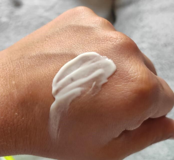 Photo of the cream on the hand, experience using Exodermin