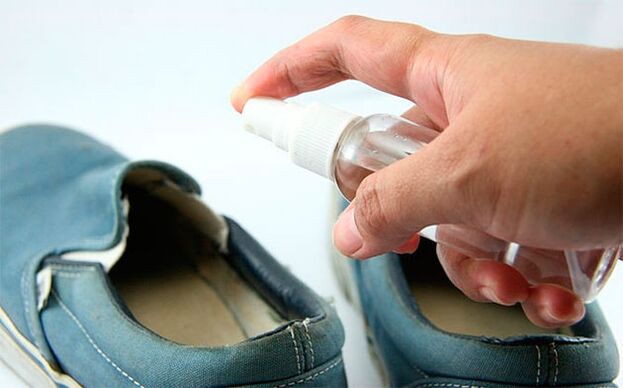 During the treatment of the fungus it is necessary to treat the shoes with a special solution. 