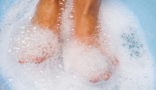 baths with laundry soap to cure fungus on toenails